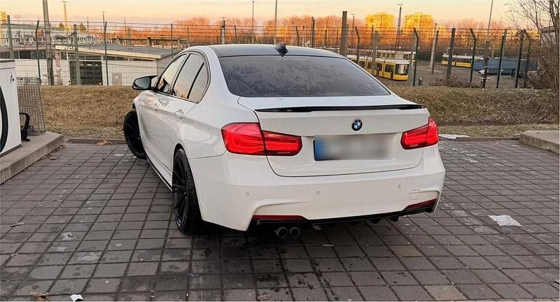 Gebraucht BMW 330 M Sport 258 PS (189 kW) 2012 Weiß Limousine