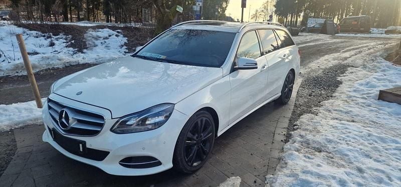 Gebraucht Mercedes E350 Avantgarde 258 PS (189 kW) 2013 Weiß Limousine