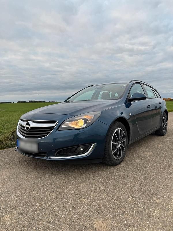 Blau Gebraucht 2017 Opel Insignia Kombi | 5.250 € (Fairer Preis) - Bild 1/4