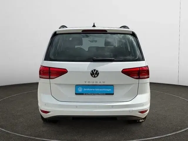 Gebraucht VW Touran Comfortline 150 PS (110 kW) 2023 Pure white Van / Kleinbus