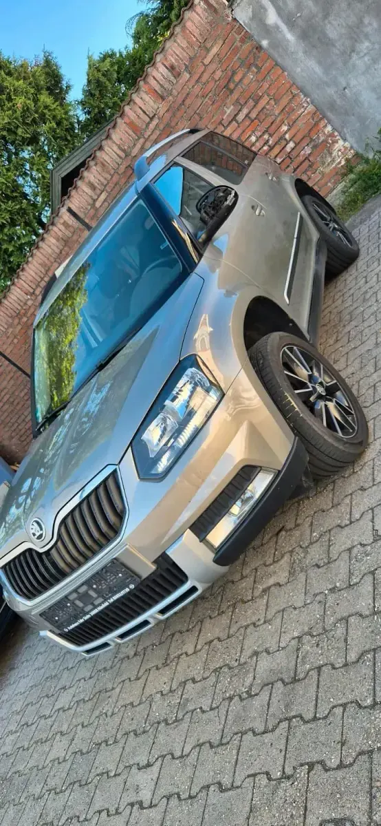Gebraucht Skoda Yeti 140 PS (102 kW) 2015 Grau SUV