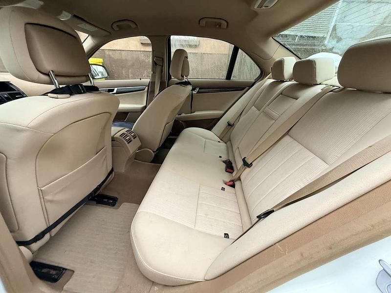 Gebraucht Mercedes C180 Elegance 156 PS (114 kW) 2007 Weiß Limousine
