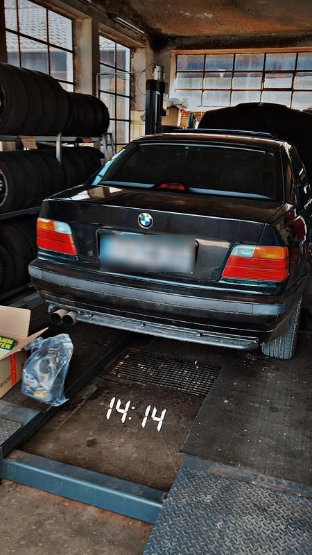 Gebraucht BMW 316 102 PS (75 kW) 1996 Schwarz Limousine