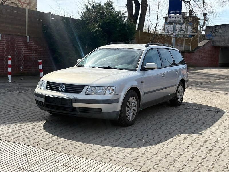 Gebraucht VW Passat 140 PS (102 kW) 1997 Silber Kombi