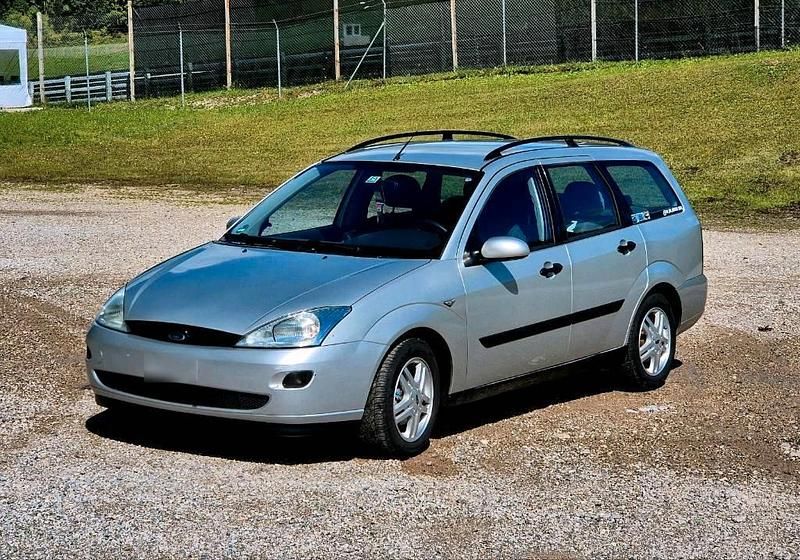 Second-hand Ford Focus 101 CP (74 kW) 2003 Argintiu Break