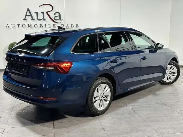 Gebraucht Skoda Octavia Ambition 150 PS (110 kW) 2021 Lavablau Kombi
