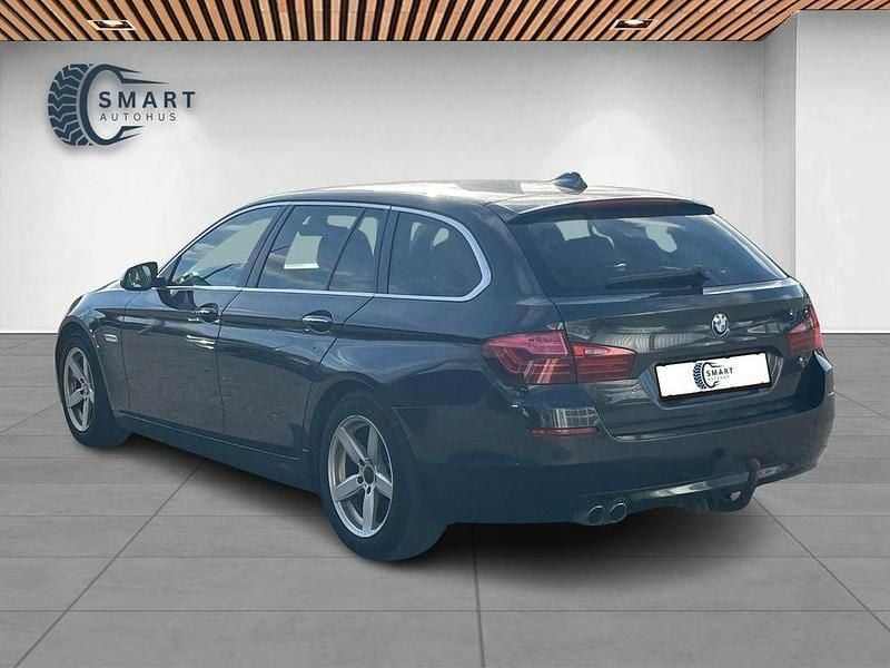 Gebraucht BMW 518 150 PS (110 kW) 2015 Grau Kombi