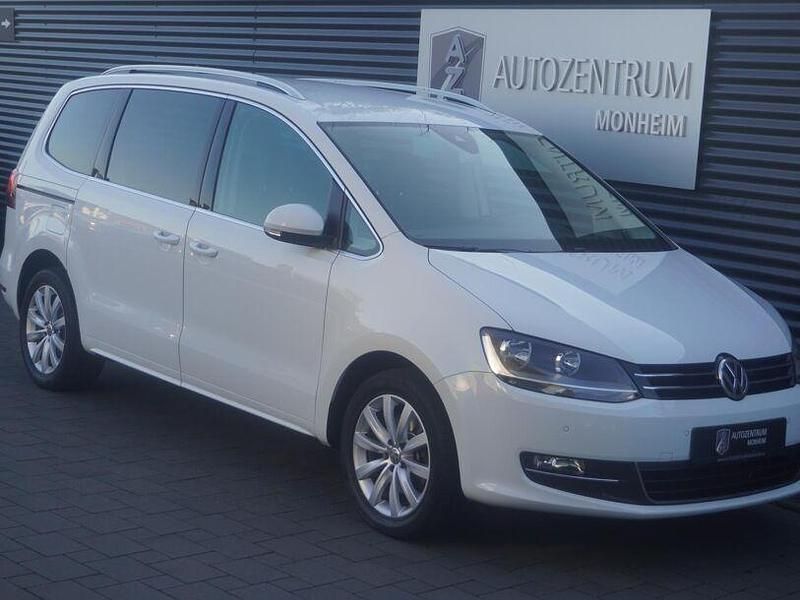 Gebraucht VW Sharan Highline 150 PS (110 kW) 2020 Sonderlackierung purewhite Van / Kleinbus