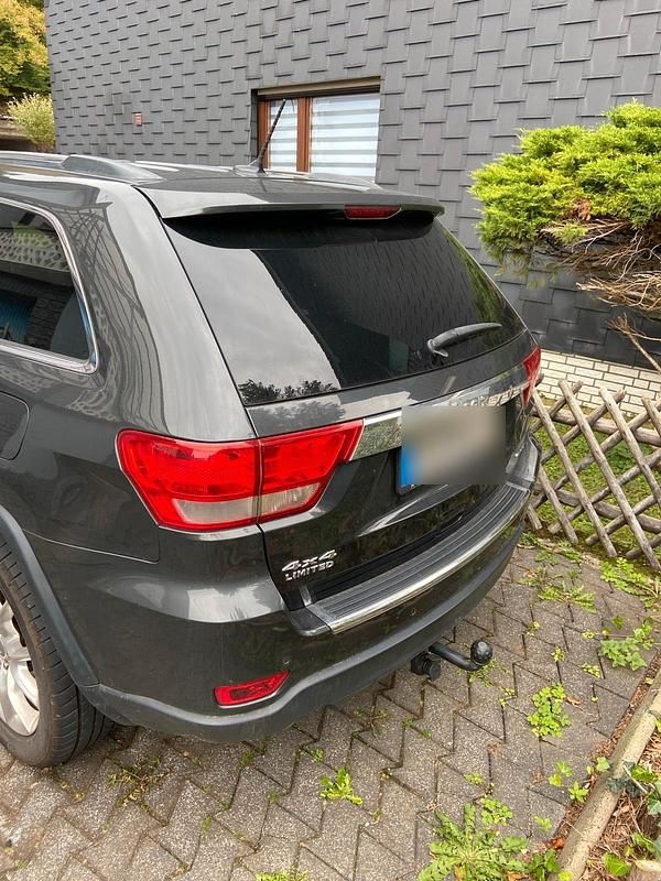 Gebraucht Jeep Grand Cherokee 241 PS (177 kW) 2011 Grau SUV