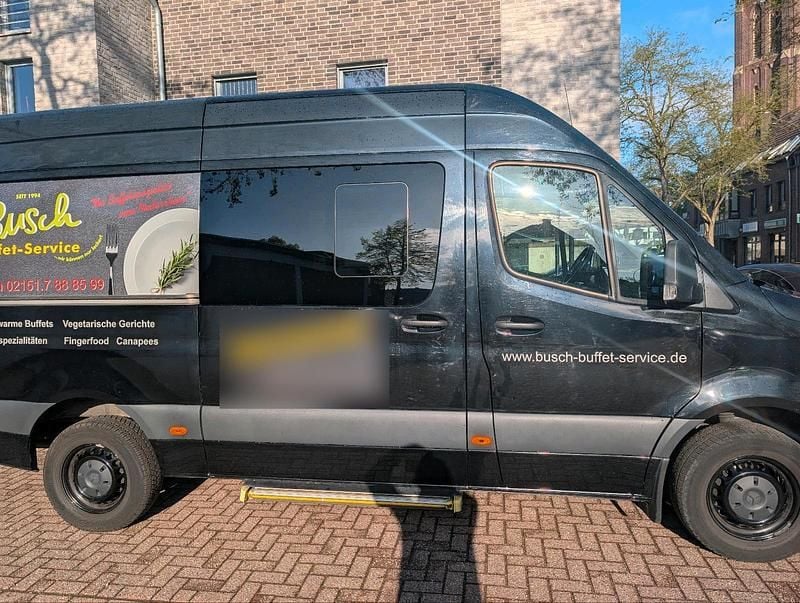 Second-hand Mercedes Sprinter 190 CP (139 kW) 2021 Negru Van