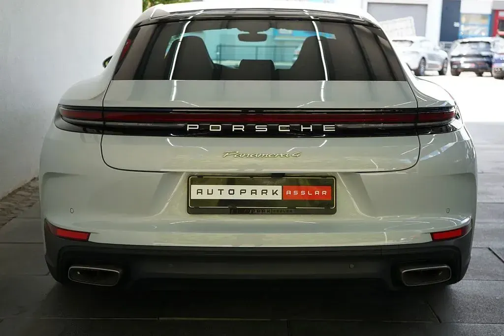 Gebraucht Porsche Panamera 4 E-Hybrid 470 PS (345 kW) 2025 Grau Kleinwagen