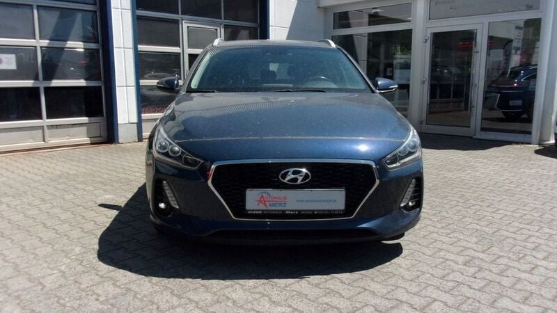 Blau Gebraucht 2019 Hyundai i30 Premium Kombi | 15.900 € (Fairer Preis) - Bild 1/4