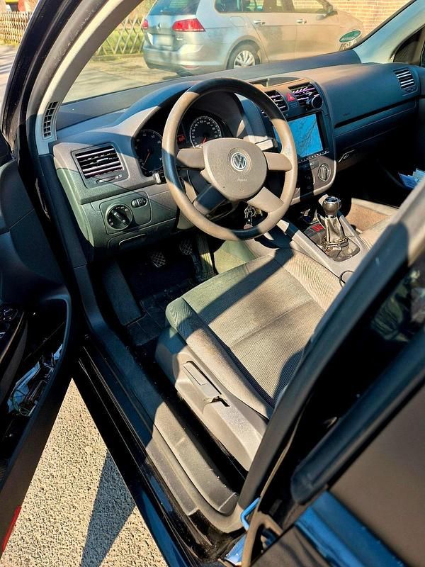 Gebraucht VW Golf V 110 PS (80 kW) 2006 Schwarz Kleinwagen