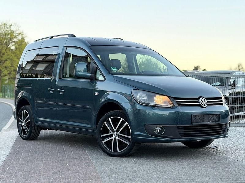 Gebraucht VW Caddy Edition 102 PS (75 kW) 2015 Bambusgarden green metallic Van / Kleinbus