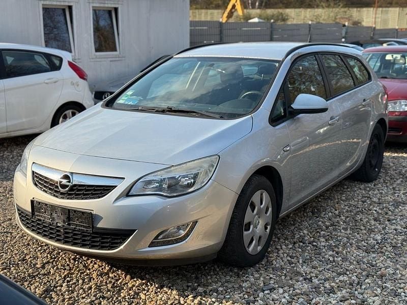 Gebraucht Opel Astra Selection 95 PS (69 kW) 2011 Silber Kombi
