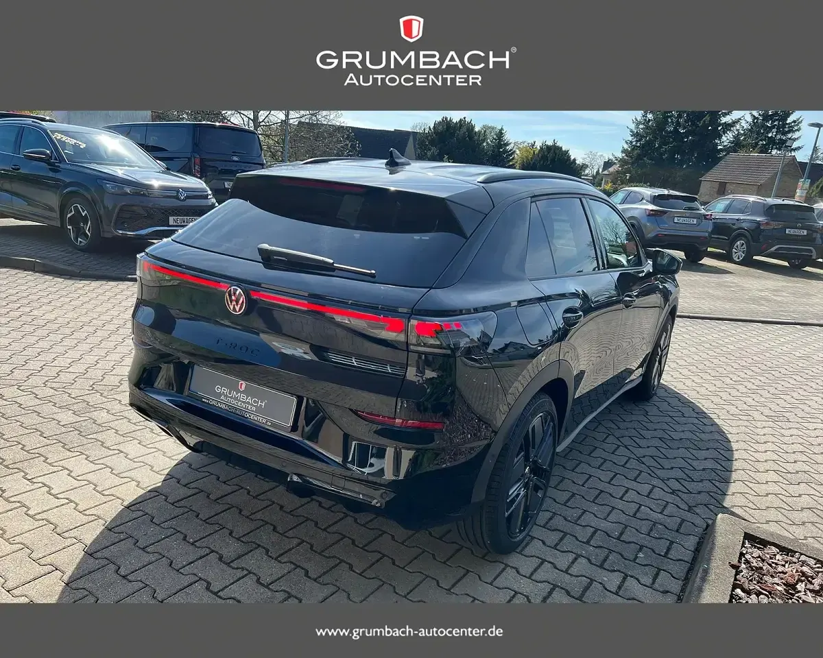 Neu VW T-Roc R-line 150 PS (110 kW) 2026 Schwarz SUV