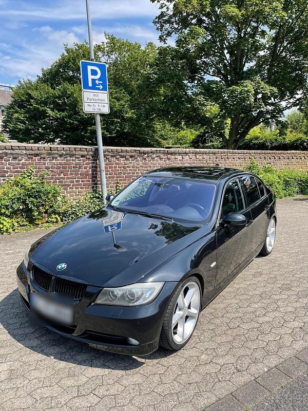 Gebraucht BMW 325 220 PS (161 kW) 2007 Schwarz Limousine