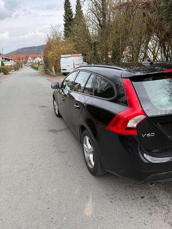 Gebraucht Volvo V60 190 PS (139 kW) 2016 Schwarz Kombi