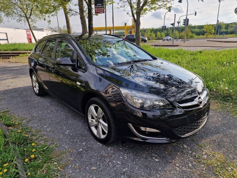 Schwarz Gebraucht 2013 Opel Astra Active Kombi | 4.999 € (Fairer Preis) - Bild 1/4