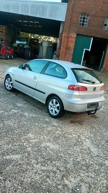 Gebraucht Seat Ibiza 75 PS (55 kW) 2003 Silber Kleinwagen