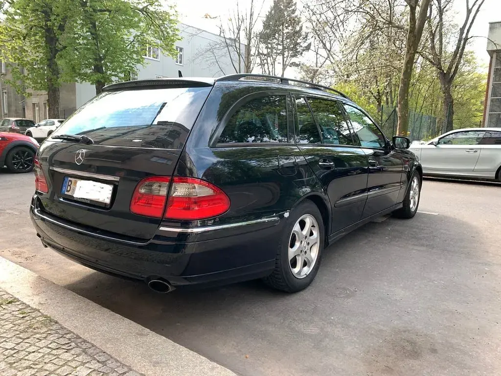 Gebraucht Mercedes E320 Avantgarde 224 PS (164 kW) 2008 Schwarz Kombi