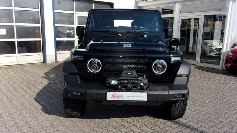 Neu BAW 212 166 PS (122 kW) 2026 Schwarz SUV