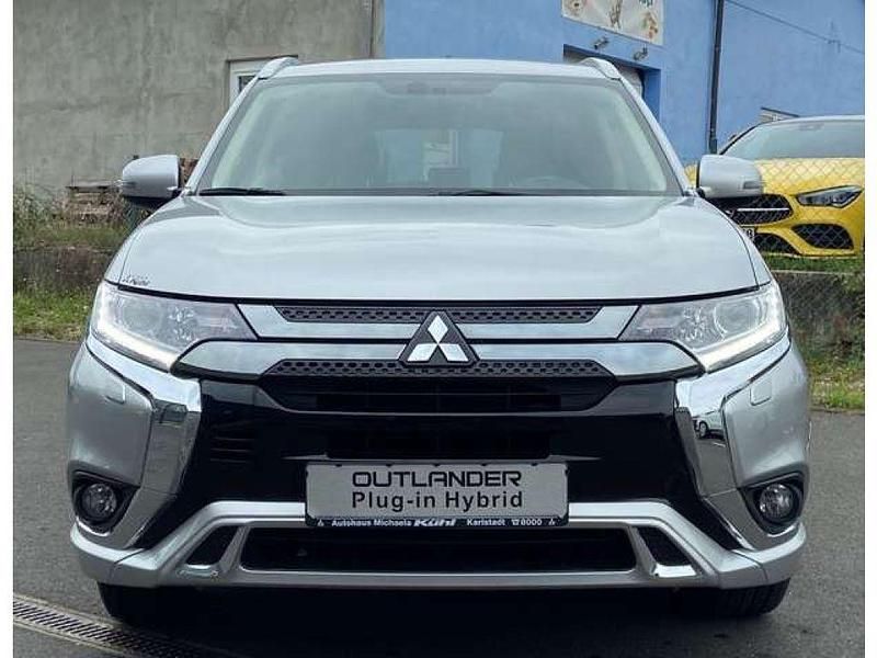Gebraucht Mitsubishi Outlander P-HEV Basis 224 PS (164 kW) 2019 Sterlingsilber SUV