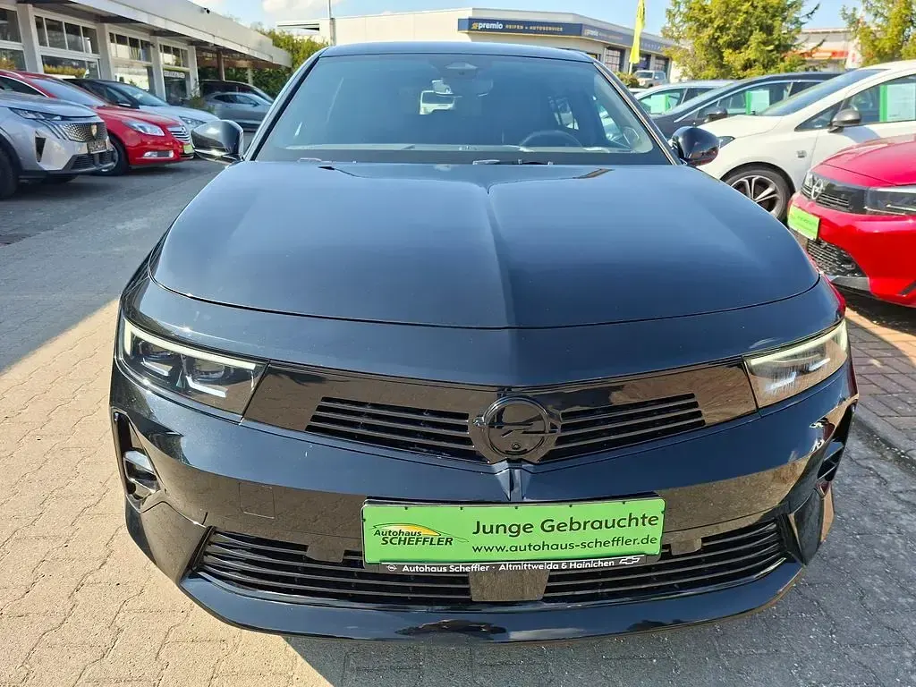 Gebraucht Opel Astra 131 PS (96 kW) 2024 Schwarz Kleinwagen