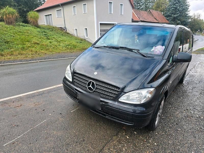 Schwarz Gebraucht 2010 Mercedes Vito Van / Kleinbus | 5.500 € (Superpreis) - Bild 1/4