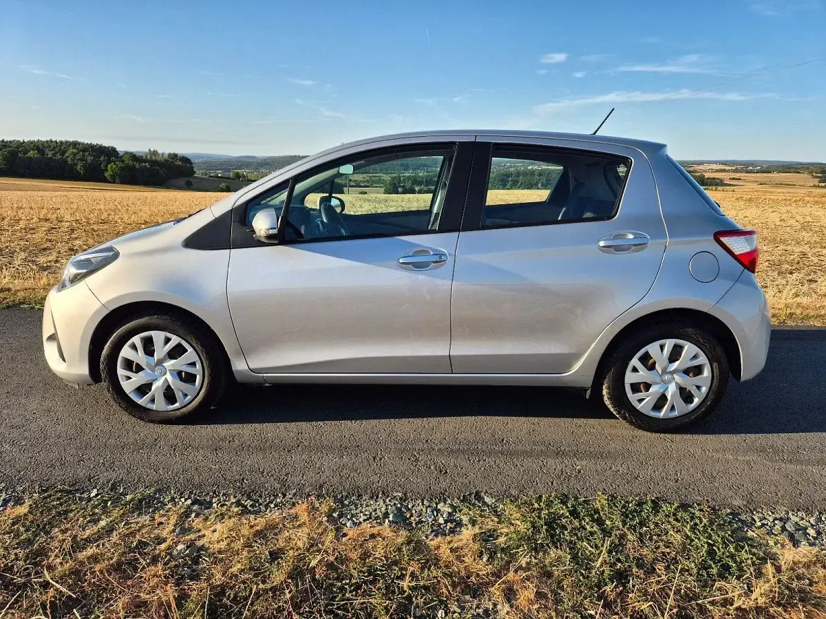 Gebraucht Toyota Yaris Comfort 69 PS (50 kW) 2018 Silber Kleinwagen