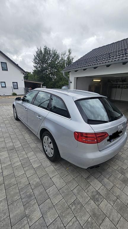 Grau Gebraucht 2010 Audi A4 Attraction Kombi | 12.999 € - Bild 1/4