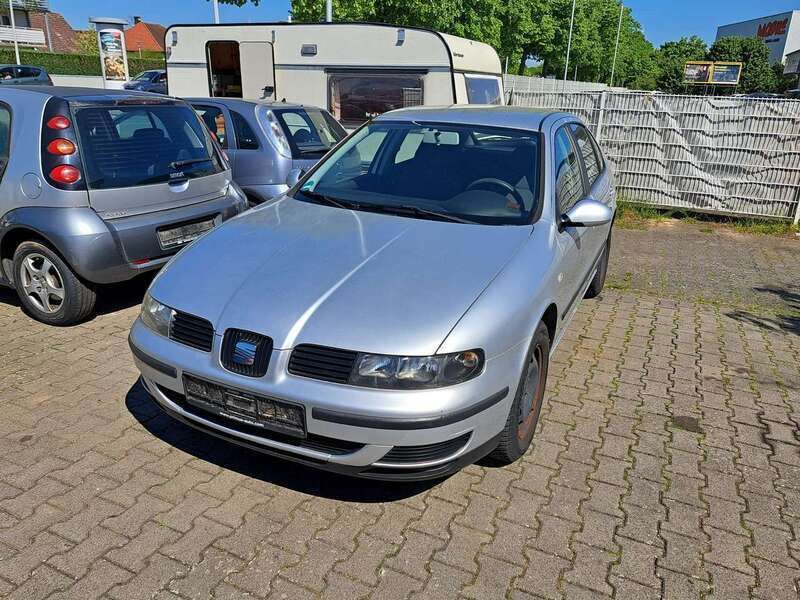 Silber Gebraucht 2003 Seat Leon Limousine | 1.300 € (Fairer Preis) - Bild 1/4