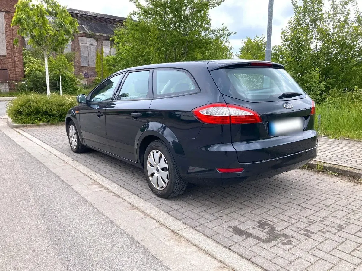 Gebraucht Ford Mondeo 140 PS (102 kW) 2008 Schwarz Kombi