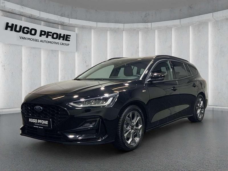 Agate black metallic Gebraucht 2024 Ford Focus ST-Line X Kombi | 28.700 € (Teuer) - Bild 1/4