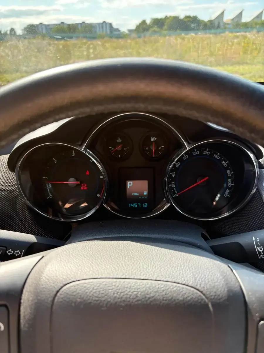 Gebraucht Chevrolet Cruze 163 PS (119 kW) 2013 Grau Limousine