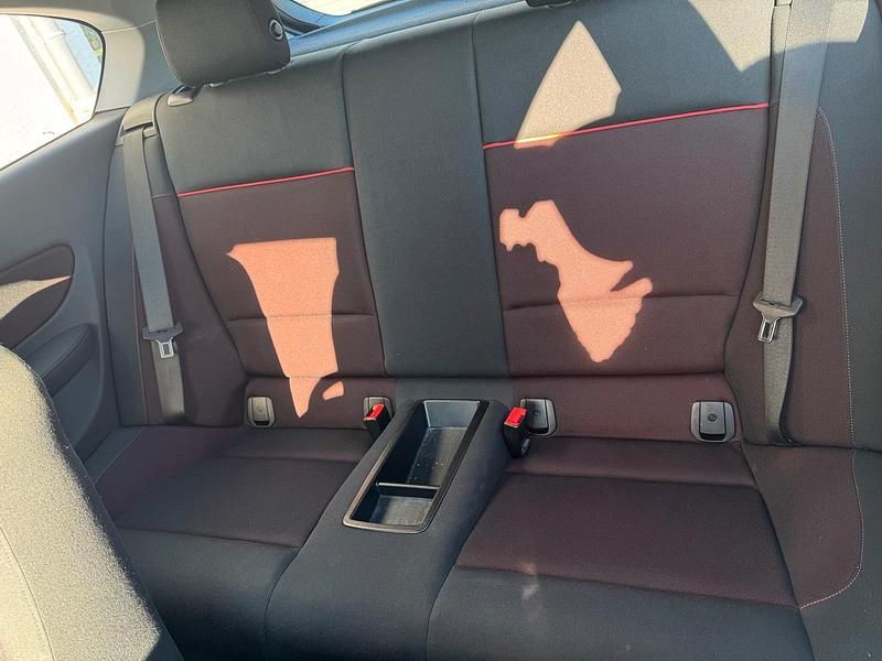 Grau Gebraucht 2009 BMW 118 Coupé Coupé | 6.350 € (Guter Preis) - Bild 1/4