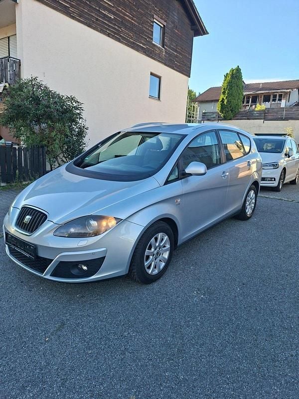 Silber Gebraucht 2011 Seat Altea XL Van / Kleinbus | 7.500 € (Teuer) - Bild 1/4