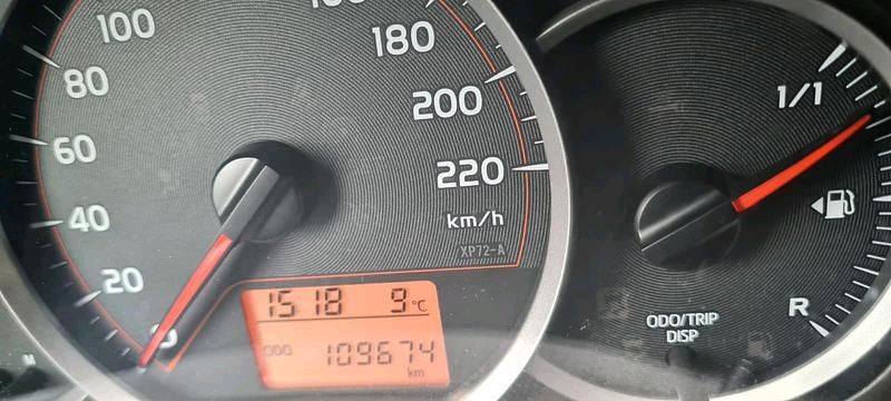 Grau Gebraucht 2014 Toyota Yaris Kleinwagen | 6.300 € (Guter Preis) - Bild 1/4