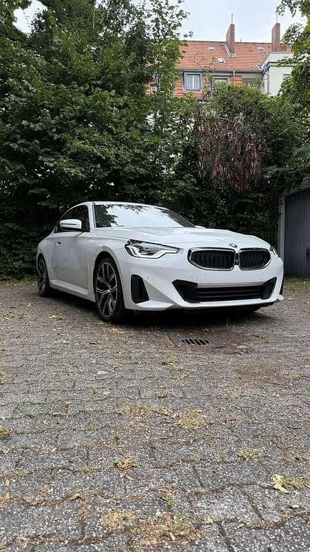 Weiß Gebraucht 2024 BMW 230 Performance Coupé | 36.900 € (Fairer Preis) - Bild 1/4