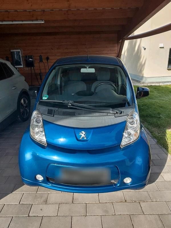 Gebraucht Peugeot iON 49 kW (67 PS) 2017 Blau Kleinwagen