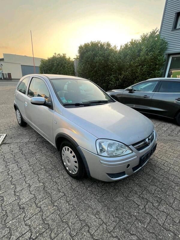 Silber Gebraucht 2004 Opel Corsa Kleinwagen | 490 € (Superpreis) - Bild 1/4