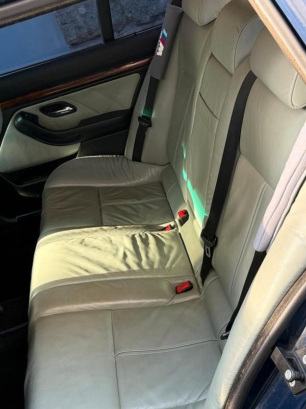 Gebraucht BMW 523 170 PS (125 kW) 1998 Blau Kombi