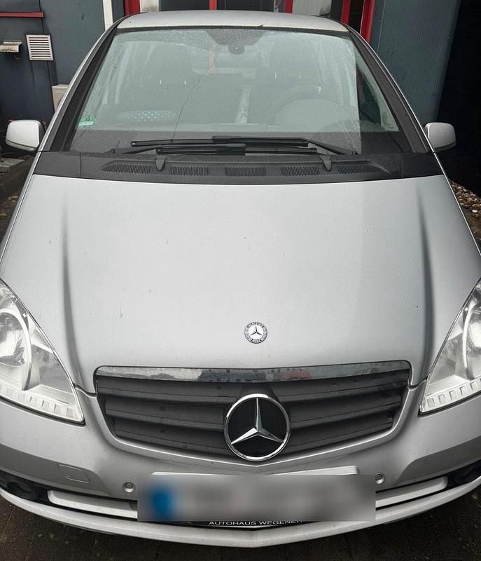 Silber Gebraucht 2010 Mercedes A160 Kleinwagen | 6.000 € (Etwas zu teuer) - Bild 1/4