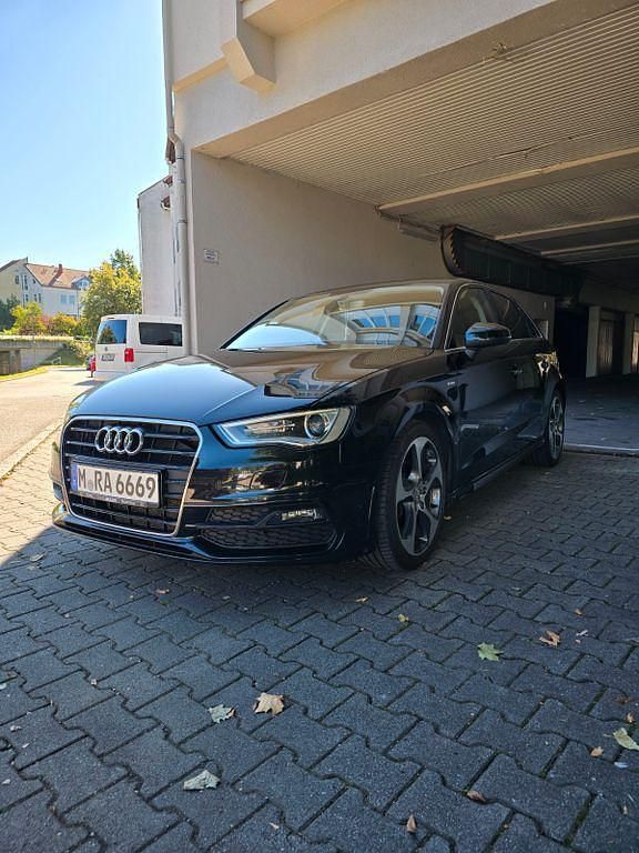 Schwarz Gebraucht 2016 Audi A3 Sportback S-Line Limousine | 13.700 € (Fairer Preis) - Bild 1/4
