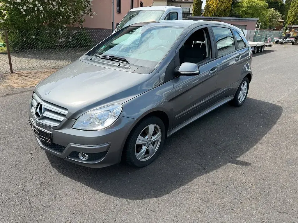 Gebraucht Mercedes B150 95 PS (69 kW) 2008 Grau Van / Kleinbus