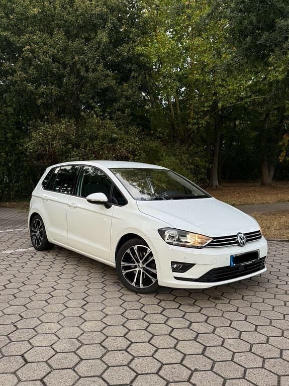 Weiß Gebraucht 2015 VW Golf Sportsvan Comfortline Van / Kleinbus | 7.500 € (Superpreis) - Bild 1/4