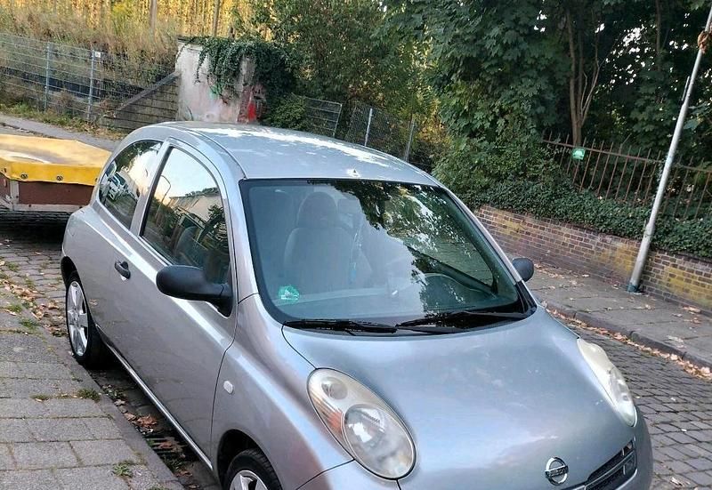 Grau Gebraucht 2004 Nissan Micra Kleinwagen | 1.450 € (Fairer Preis) - Bild 1/4