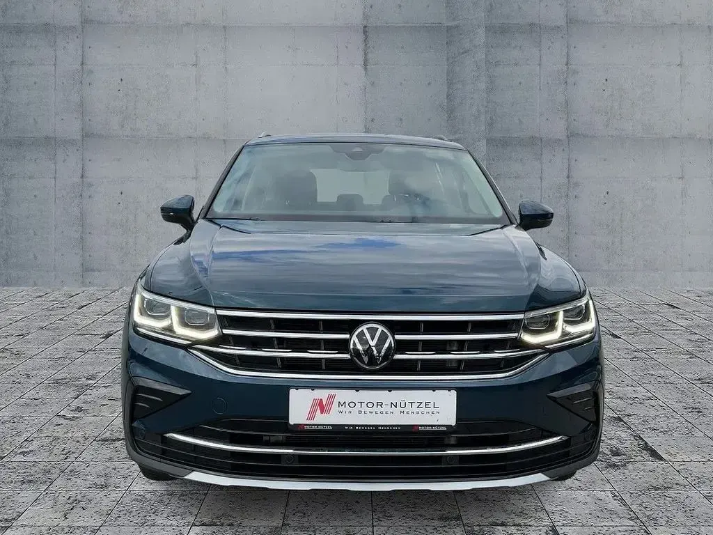 Gebraucht VW Tiguan Elegance 245 PS (180 kW) 2023 Blau SUV