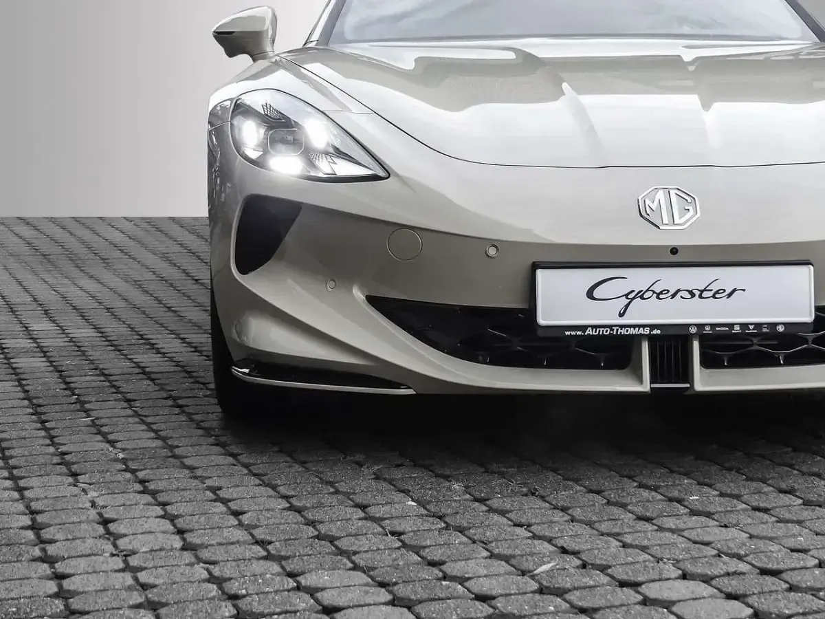 Gebraucht MG Cyberster 375 kW (510 PS) 2025 Diamond red Cabrio