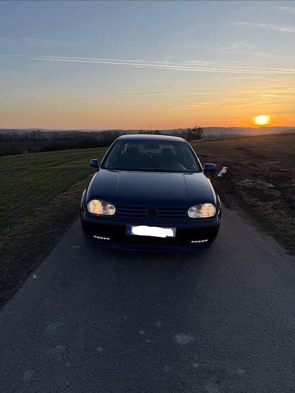 Blau Gebraucht 1998 VW Golf III Kleinwagen | 750 € (Guter Preis) - Bild 1/4